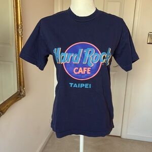 Vintage Hard Rock Cafe Taipei Short Sleeve Tee Shirt